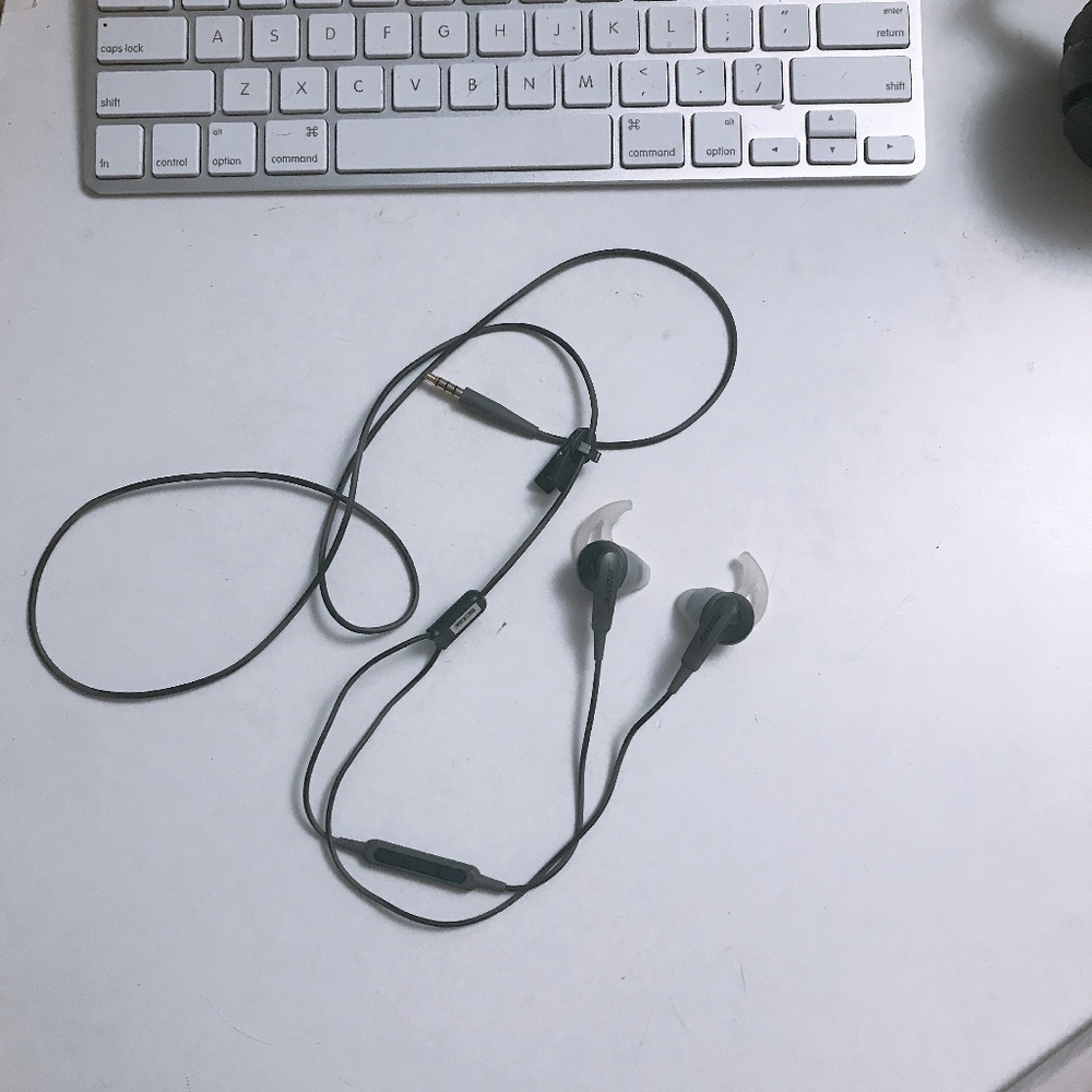 BOSE SOUNDSPORT IN EAR HEADPHONES